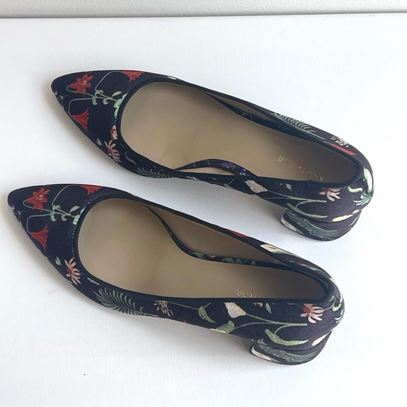 Ann Taylor | Bette Velvet Floral Block Heel - Picture 9 of 9